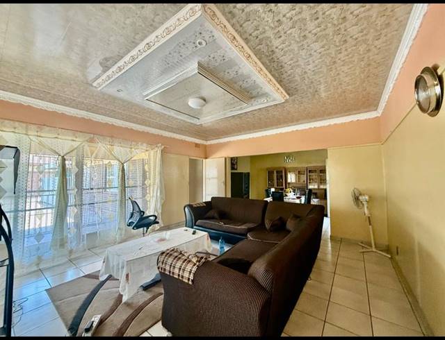 3 BEDROOM HOUSE FOR SALE IN VANDERBIJLPARK CE 3